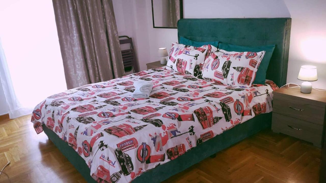 κεντρικό διαμερισμα άνετο κ ήσυχο Apartment Athen