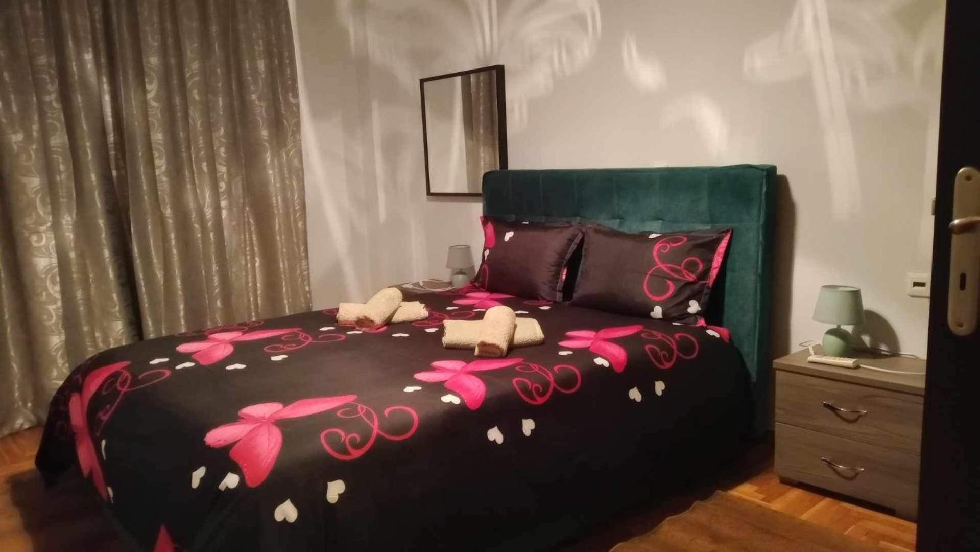κεντρικό διαμερισμα άνετο κ ήσυχο Apartment *